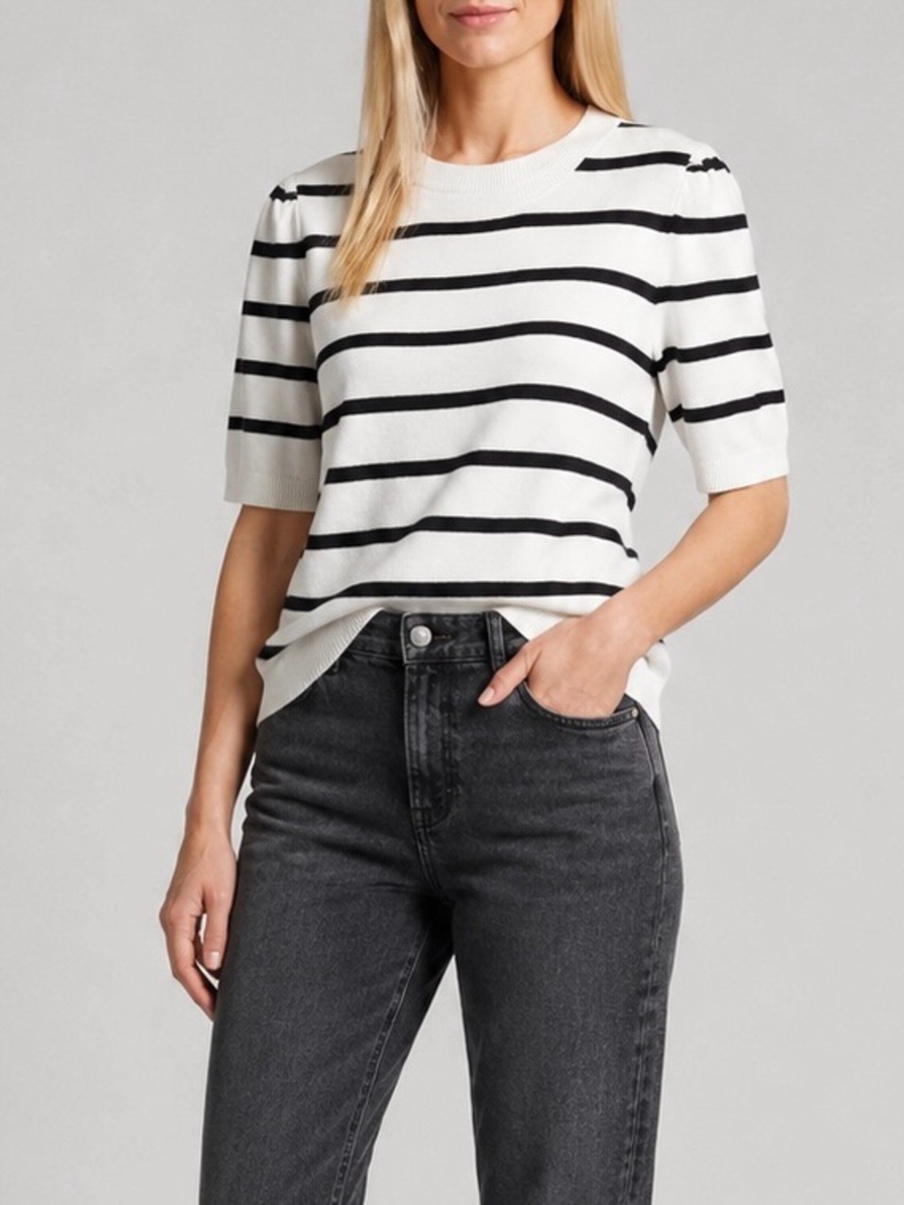 Short-Sleeve Crewneck Stripe Tee in White and Black